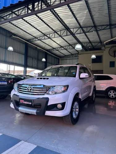 Toyota Hilux SW4 SRV D4-d 4X4 3.0 TDI Dies. AUT 2015