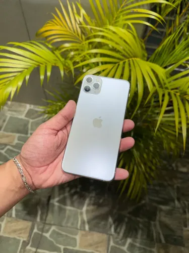 IPHONE 11 PRO MAX - IMPECÁVEL