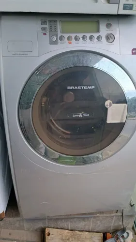 Vendo máquina funcionando perfeitamente aceito cartão e pix garantia 3 meses 