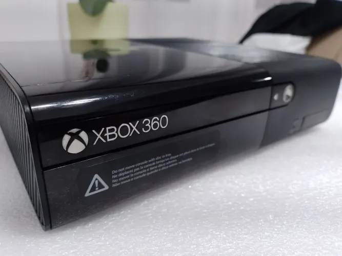 Xbox super slim bloqueado lacrado