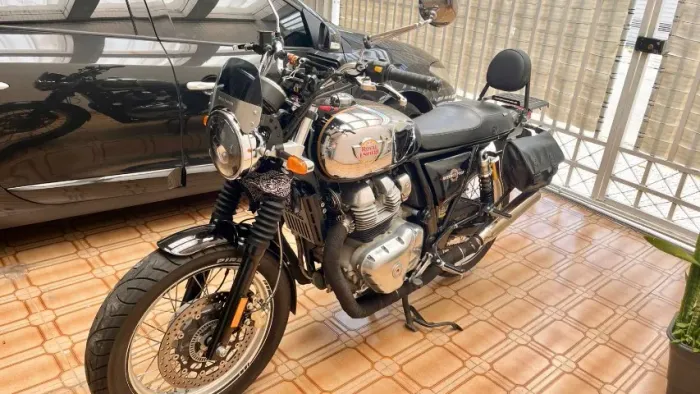 Royal Enfield Interceptor 650 (Mark 2 - Cromo)