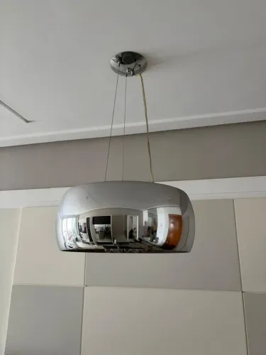 Lustre Teto Inox espelhado redondo com 45cm de diâmetro.