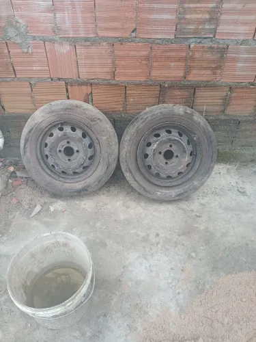 Vendo 2 penel com aro 13