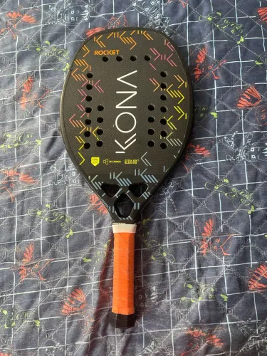 Raquete Beach Tennis Kona Rocket Carbono 3K Extra Soft