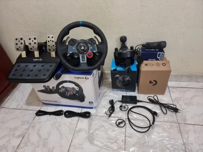 Volante e Pedais Logitech G29 Driving Force com Force Feedback para PS5, PS4, PS3 e PC.