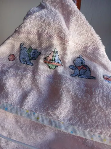 Toalha com capuz infantil