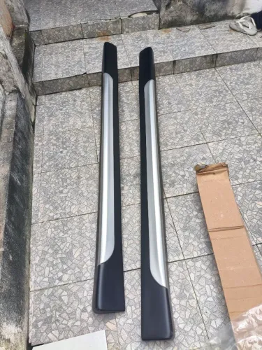 Spoiler lateral esportivo universal.