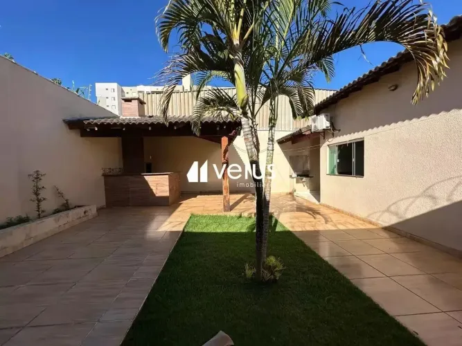 Casa à venda, 3 quartos, 1 suíte, 5 vagas, Segismundo Pereira - Uberlândia/MG