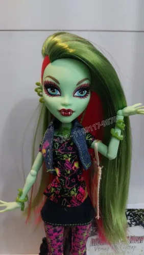 (LER DESCRIÇÃO) Monster High Venus McFlytrap Básica Creeproduction 