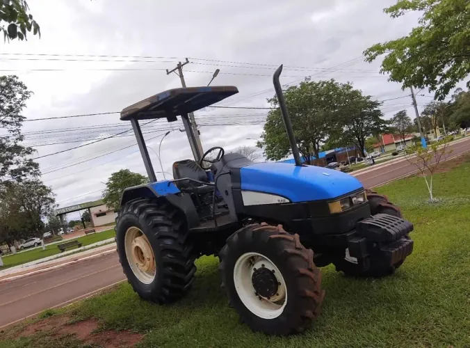 Trator new Holland 