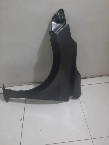Paralama toyota Corolla 2015/2019 lado esquerdo 
