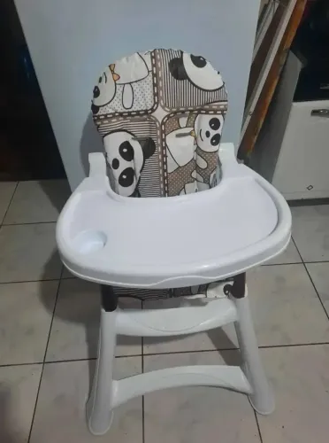 Vendo cadeira de alimentação infantil bem conservada 