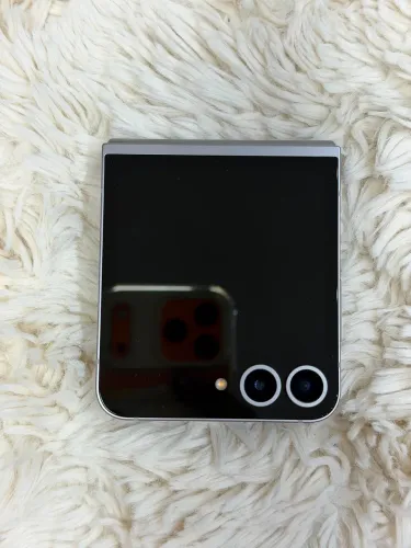 Samsung Galaxy Z Flip 6 256GB Impecável + Capa | Estado de Novo
