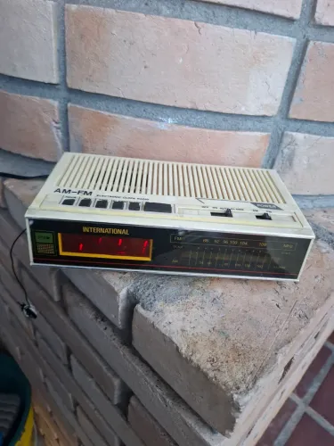 RADIO RELÓGIO ANTIGO