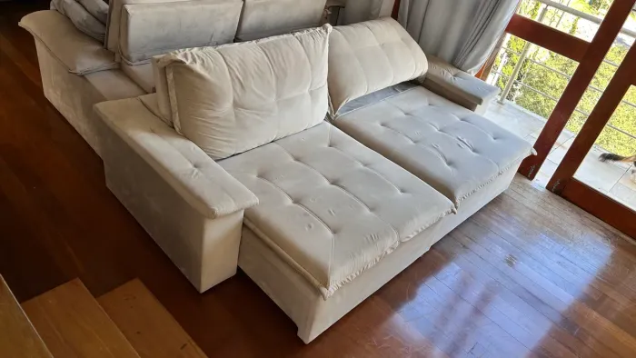 Sofá retrátil 2,60 m novinho