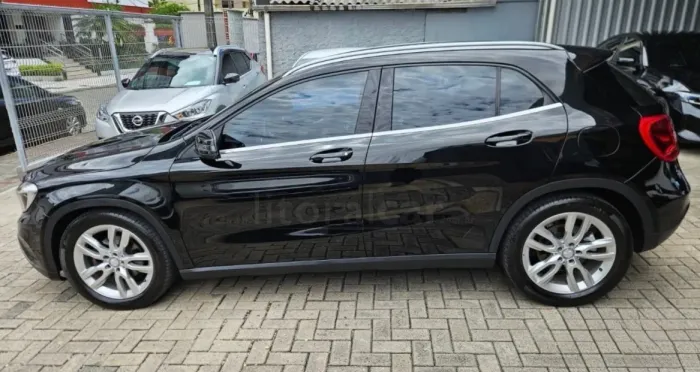 Mercedes-Benz GLA 200 Adv. 1.6/1.6 TB 16V Flex Aut. 2015