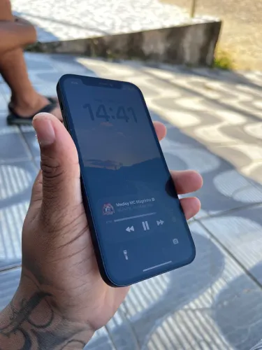 iPhone 12 - 64gb- 73% Saúde da bateria - Todo Original - Nunca foi aberto