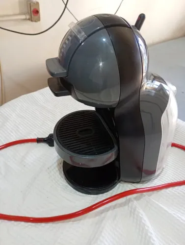 Cafeteira Dolce Gusto Arno- cinza/preta-110V-Funcionando perfeitamente e em ótimo Estado