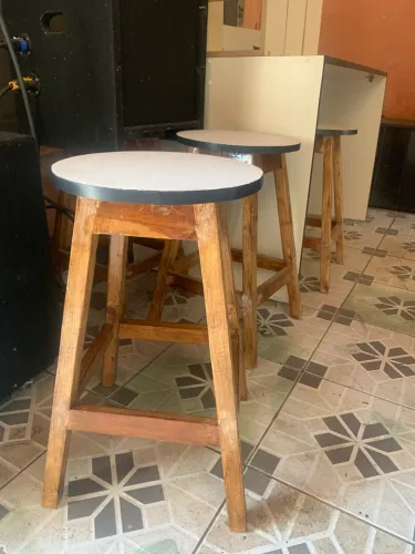 Bancos de madeira- 54 cm