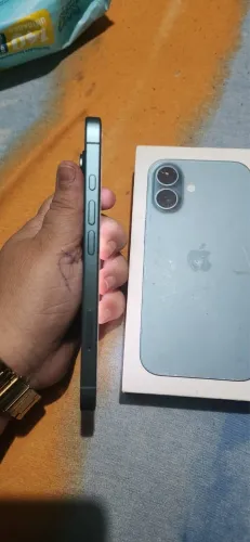 iPhone 16
