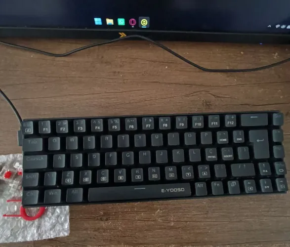 TECLADO MECÂNICO 60%