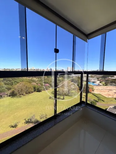 Apartamento dentro do Praia Clube, com 2 vagas de garagem!