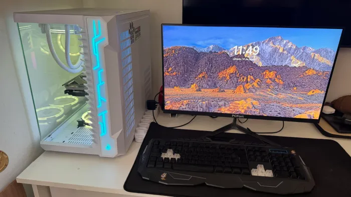 PC Gamer Ryzen 7 5700X3D + RTX 4060 Ti | 32GB RAM | Water Cooler 360mm | Setup Branco