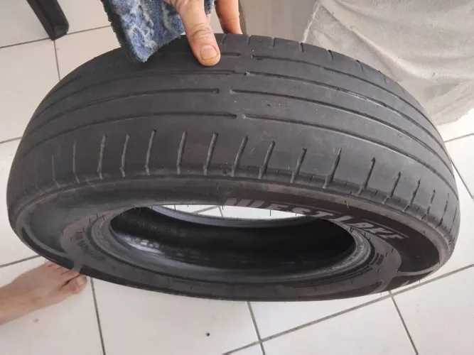 Pneu Aro 14 westlake 175/75 todo bom deixo montado no local