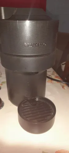 Vende-se Cafeteira Vertuo Pop, em excelente estado