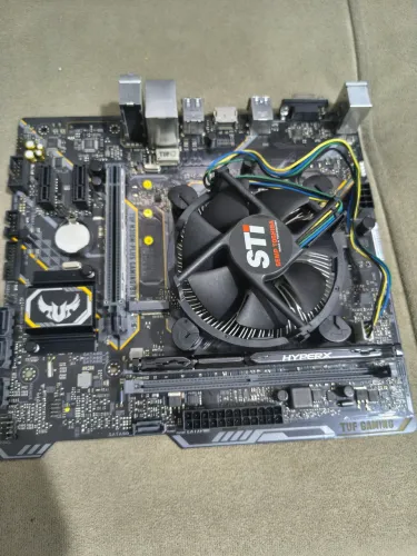 Kit Intel i3 8100 + ASUS TUF Gaming + 8GB DDR4