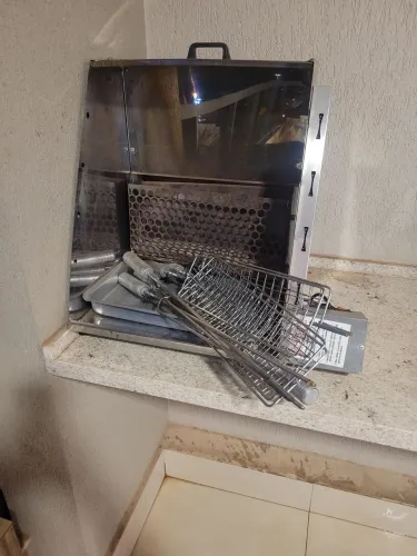 Churrasqueira apartamento sem fumaça com espetos