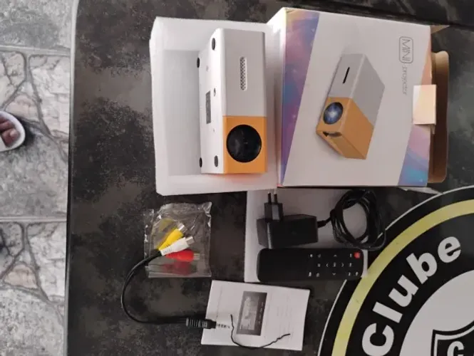 Mini Projetor Portátil