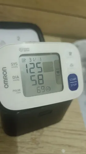 Medidor de Pressão Arterial de Pulso Omron - Funcionando Perfeitamente