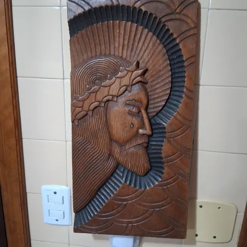 Escultura em madeira, Jesus Cristo, rica em detalhes, perfeita.