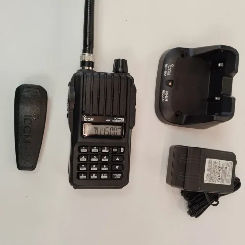 Rádio Comunicador HT Icom IC-V80 semi-novo VHF FM completo 136-174Mhz 5 Watts
