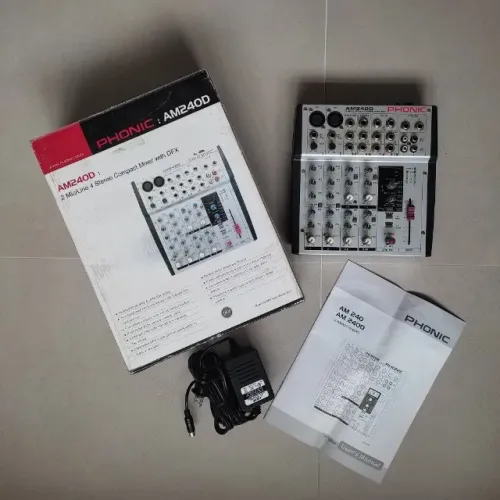 Mixer Analógico com DFX Phonic AM 240D