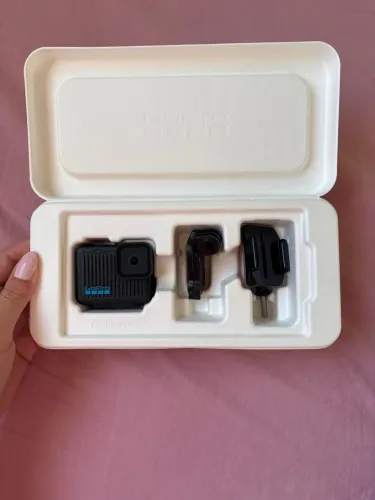 GoPro HERO 4K 2024 Nunca Usada + Caixa e Acessórios