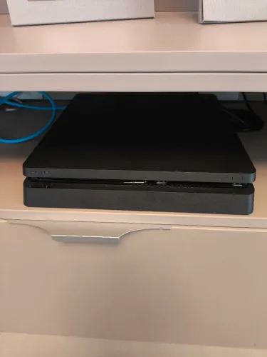 PS 4