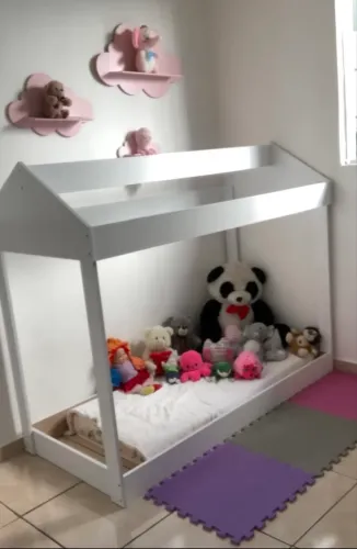 Cama montessoriana infantil