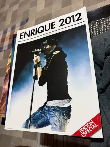 Book tour Enrique iglesias