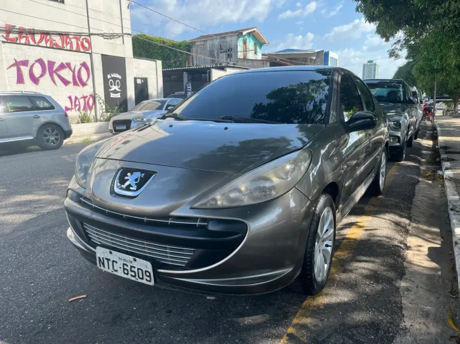 Peugeot 207 Sedan Passion XR 1.4 Flex 8V 4P 2011
