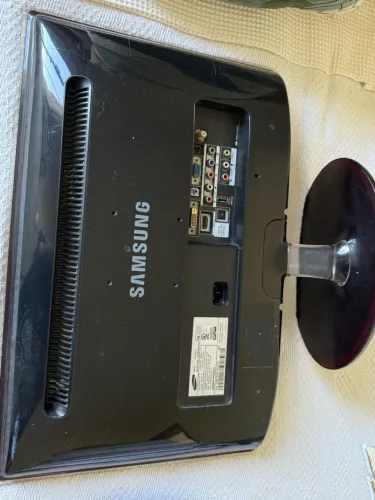 MONITOR/TV SAMSUNG - COM DEFEITO