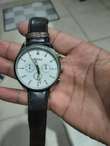 2 relógios 1 guess 1 fóssil originais