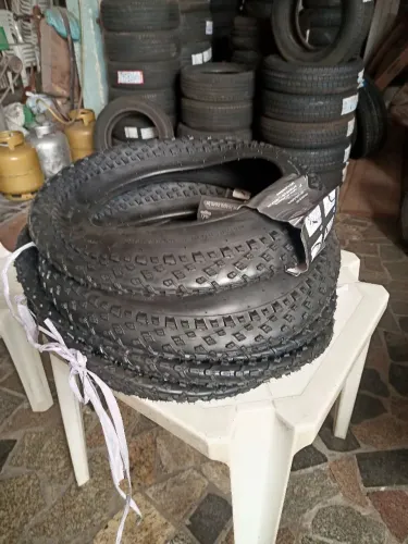 Vendo pneus de moto e bike elétrica