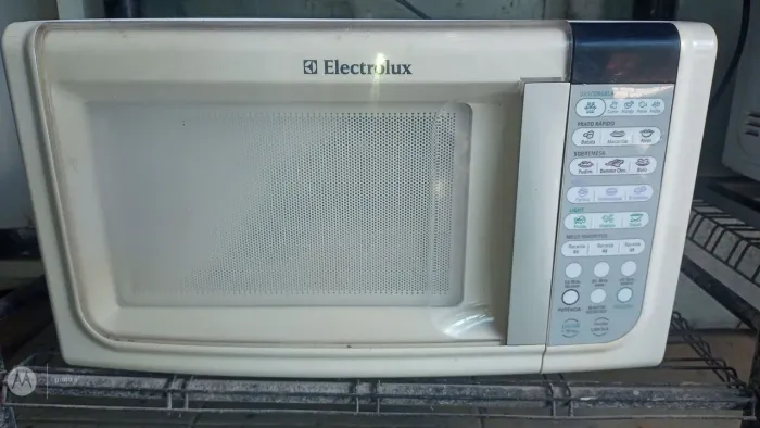 Microondas Electrolux de 20 litros 