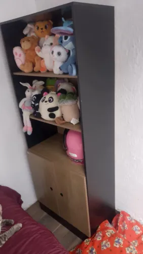 Armário multi uso (estante, cantinho do café)etc... semi novo perfeito