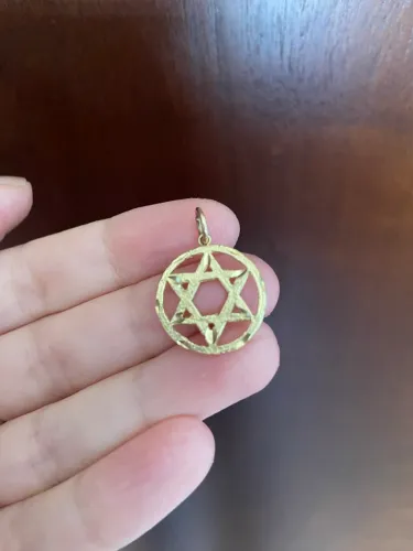 Ouro amarelo pingente