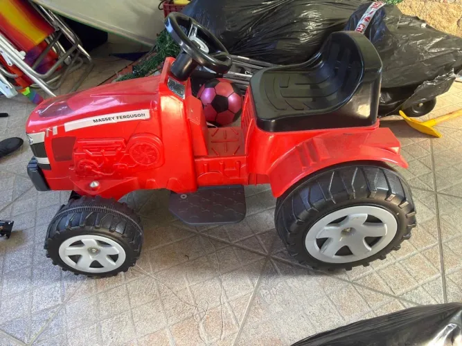 Trator Infantil Elétrico 