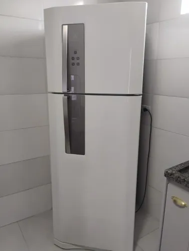 Geladeira Eletrolux DF42 388 litros Frost Free Turbo Freezer 