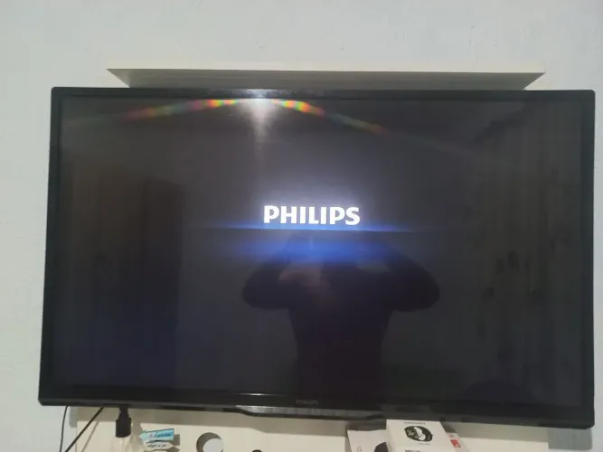 TV LCD PHILIPS 42', NÃO É SMART. LEIA A ABAIXO ?